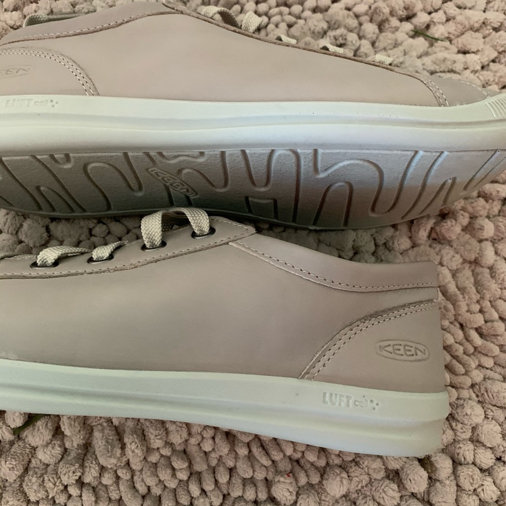Keen woman tie sneakers. NWOT - Picture 7 of 7